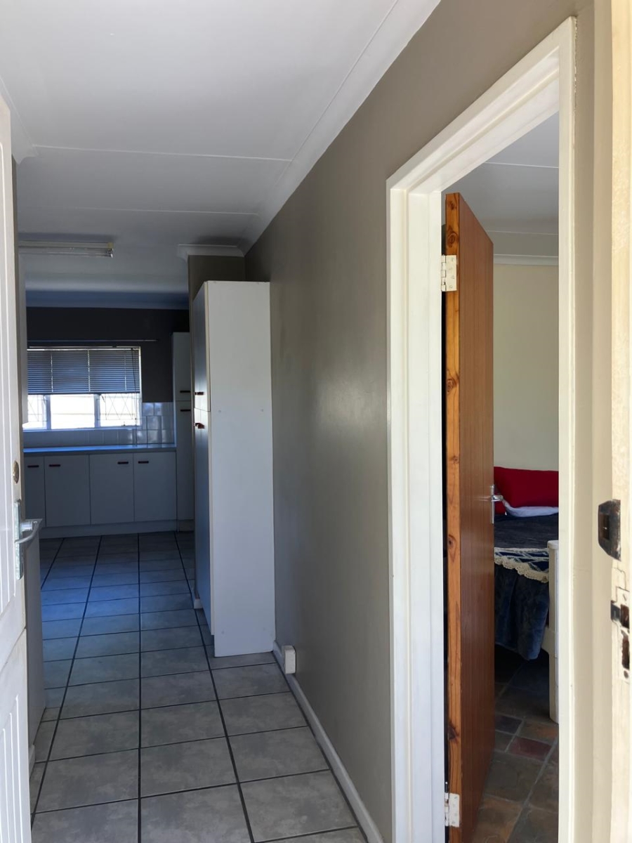 To Let 1 Bedroom Property for Rent in Bothasrus Eastern Cape
